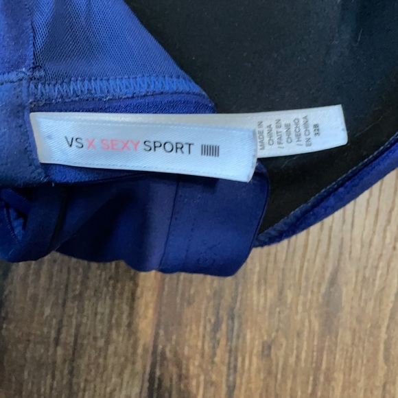 Victoria Secret Very Sexy Pushup Sports Bra - Picture 4 of 4